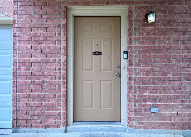 3-bedroom rental at 8143 Chestnut Manor Dr in Converse, TX — photo 3
