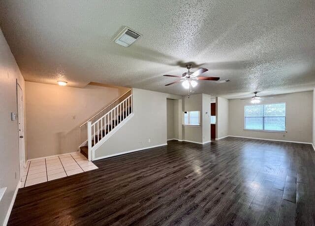 3-bedroom rental at 8143 Chestnut Manor Dr in Converse, TX — photo 5