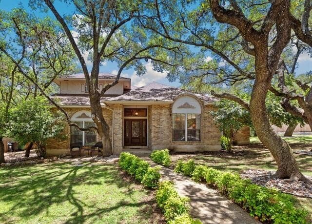 3-bedroom rental at 13102 N Hunters Cir in San Antonio, TX — photo 1
