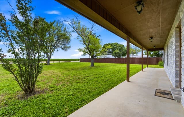 3-bedroom rental at 5745 Fm 471 N in Rio Medina, TX — photo 2