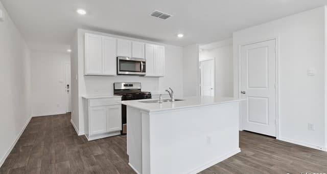 4-bedroom rental at 4234 Common Sage in Von Ormy, TX — photo 3