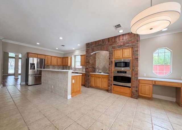 4-bedroom rental at 13419 Star Heights Dr in San Antonio, TX — photo 2
