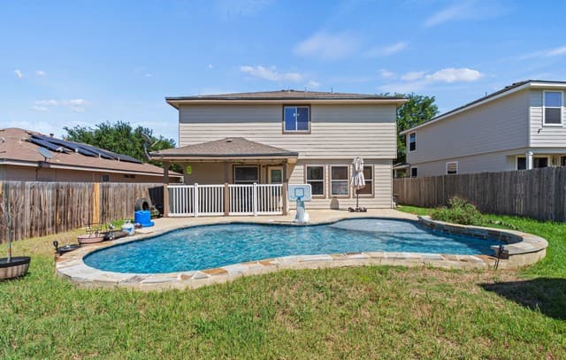 3-bedroom rental at 9719 Mustang Farm in San Antonio, TX — photo 1