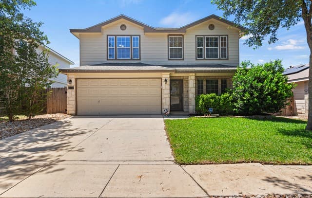 3-bedroom rental at 9719 Mustang Farm in San Antonio, TX — photo 2