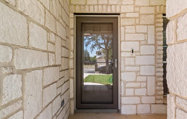 3-bedroom rental at 9719 Mustang Farm in San Antonio, TX — photo 5