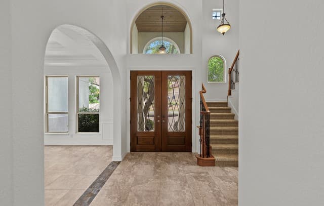 5-bedroom rental at 623 Sentry Hl in San Antonio, TX — photo 3
