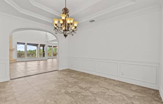 5-bedroom rental at 623 Sentry Hl in San Antonio, TX — photo 5