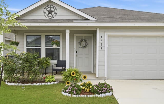 3-bedroom rental at 4714 Southton Bed in San Antonio, TX — photo 3