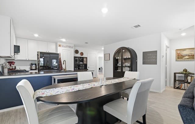 3-bedroom rental at 4714 Southton Bed in San Antonio, TX — photo 5