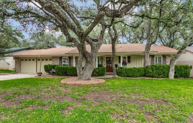 3-bedroom rental at 2127 Oak Wild St in San Antonio, TX — photo 1