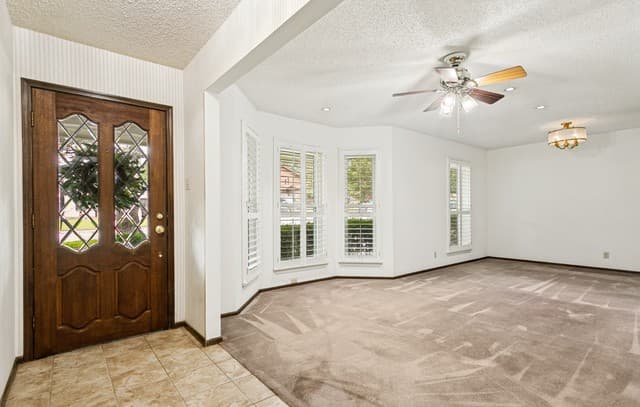3-bedroom rental at 2127 Oak Wild St in San Antonio, TX — photo 5