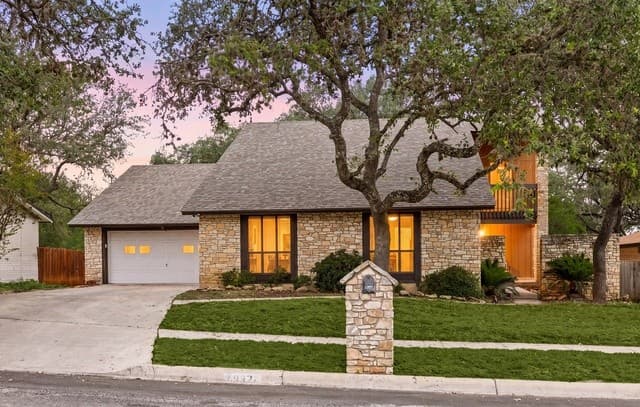 4-bedroom rental at 8327 Shallow Creek in San Antonio, TX — photo 1