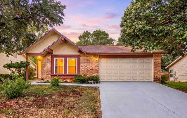 3-bedroom rental at 9446 Valley Rdg in San Antonio, TX — photo 1