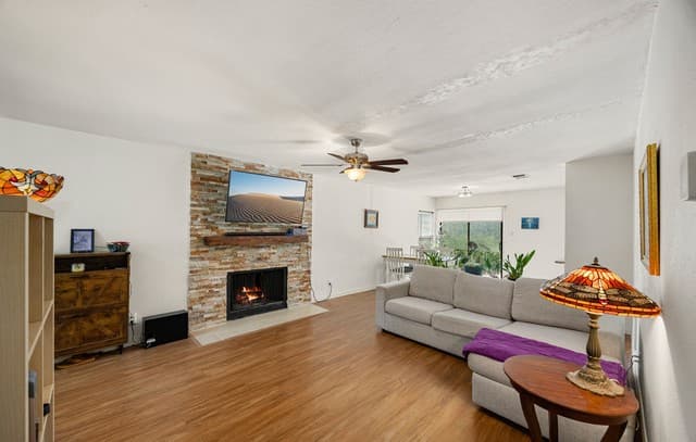 3-bedroom rental at 9446 Valley Rdg in San Antonio, TX — photo 4