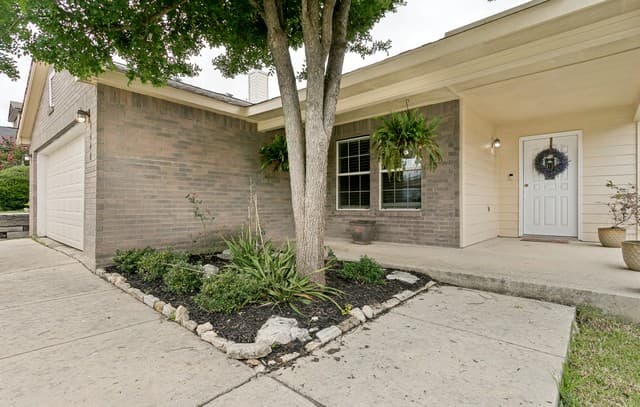 3-bedroom rental at 1648 Spice Spg in San Antonio, TX — photo 3