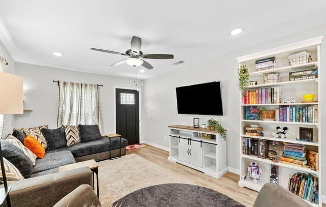 3-bedroom rental at 248 Wingate Ave in San Antonio, TX — photo 4