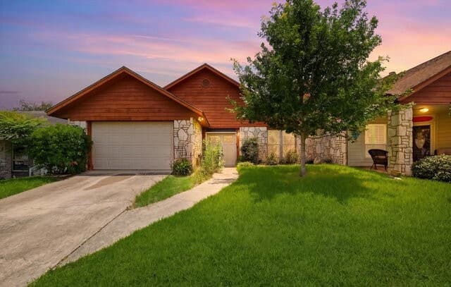 2-bedroom rental at 3813 Hunters Gln in Schertz, TX — photo 1