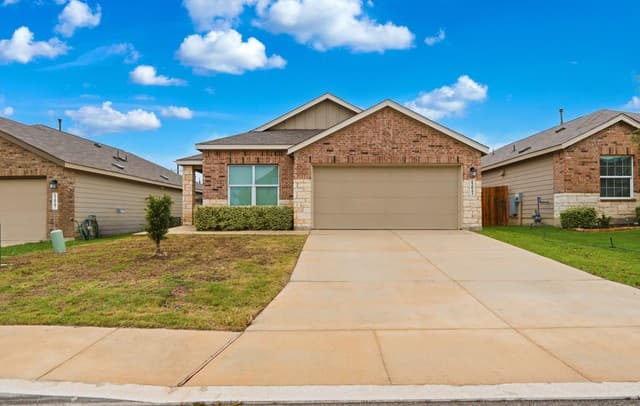 4-bedroom rental at 12043 Pewee in San Antonio, TX — photo 2