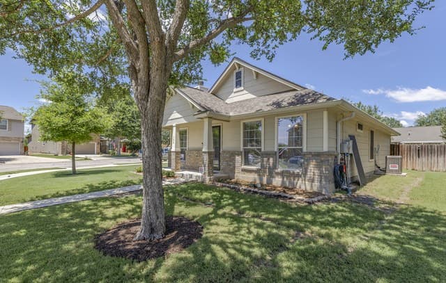 3-bedroom rental at 128 Saddle Trl in Cibolo, TX — photo 3