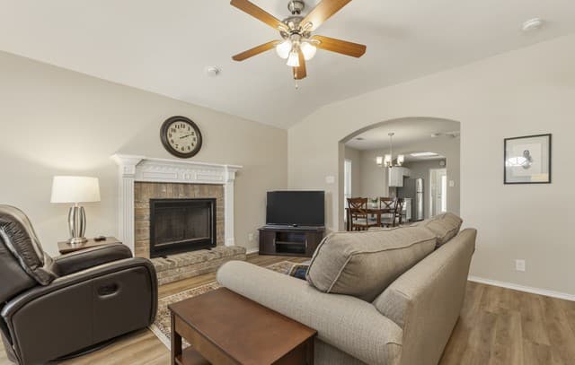 3-bedroom rental at 128 Saddle Trl in Cibolo, TX — photo 4