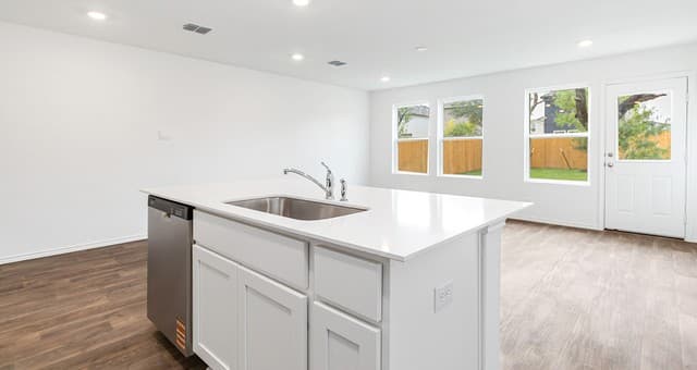 3-bedroom rental at 5218 Kenora Crest in San Antonio, TX — photo 4