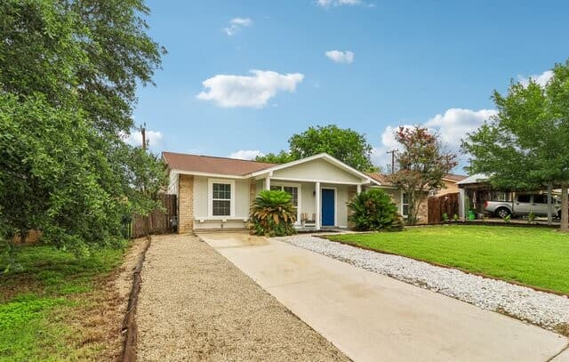 4-bedroom rental at 6711 Spring Rose in San Antonio, TX — photo 3