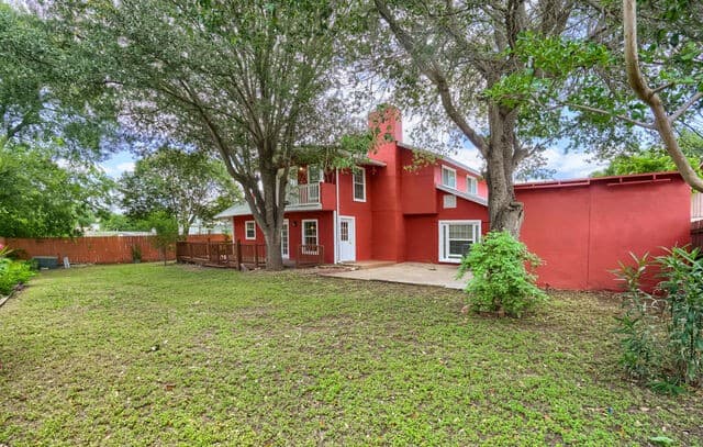 4-bedroom rental at 6419 Fishers Cv in San Antonio, TX — photo 4