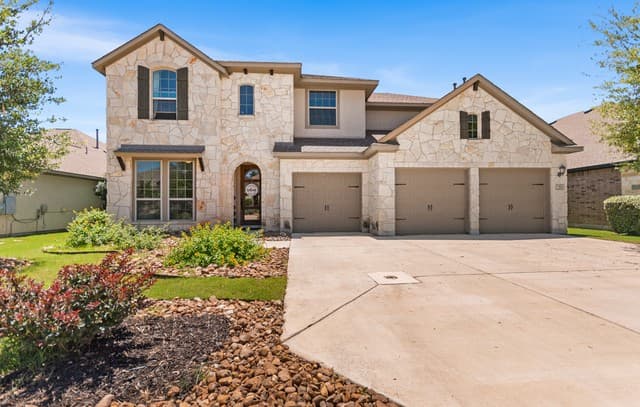 5-bedroom rental at 108 La Cima in Boerne, TX — photo 1