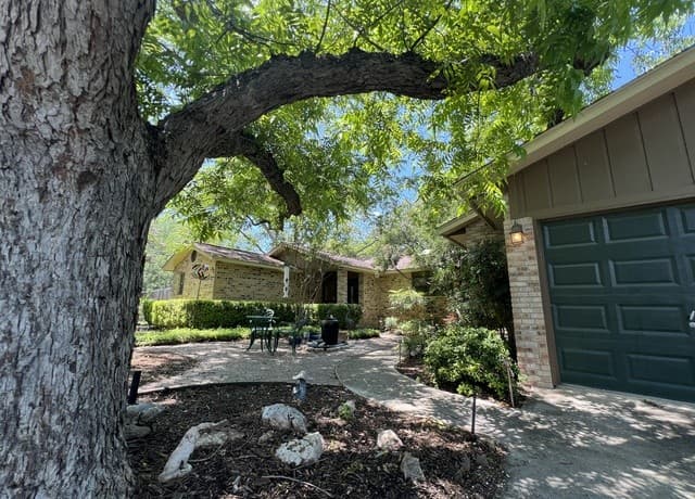 3-bedroom rental at 7131 Thrush View Ln in San Antonio, TX — photo 5