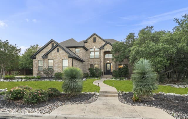 5-bedroom rental at 3123 Sable Crk in San Antonio, TX — photo 4