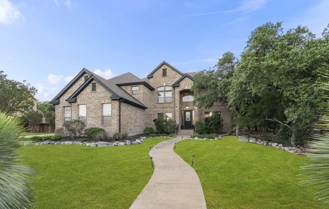 5-bedroom rental at 3123 Sable Crk in San Antonio, TX — photo 5