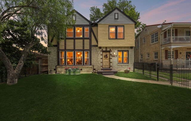 3-bedroom rental at 567 Donaldson in San Antonio, TX — photo 1