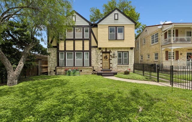 3-bedroom rental at 567 Donaldson in San Antonio, TX — photo 2