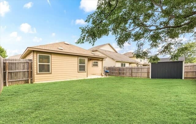 4-bedroom rental at 5911 Bridle Bend in San Antonio, TX — photo 3