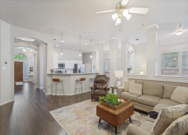 3-bedroom rental at 2510 Somerall in San Antonio, TX — photo 2