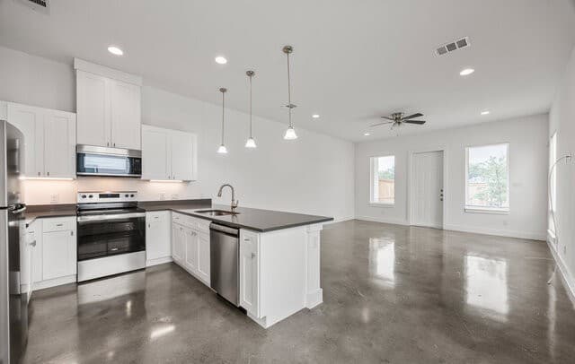 rental at 303 San Salvador in San Antonio, TX — photo 3