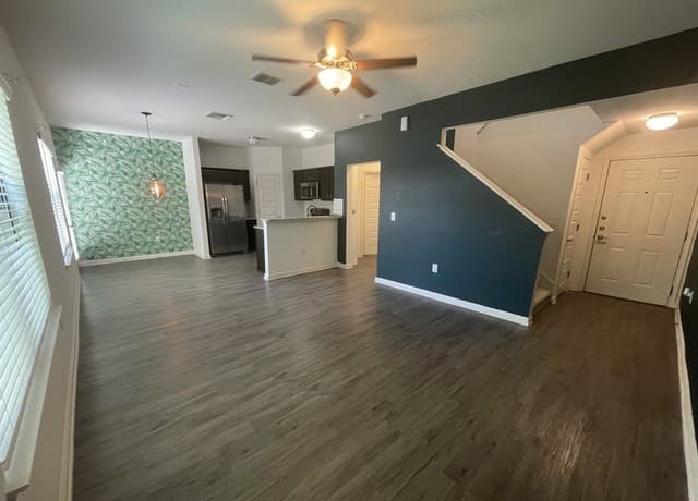 4-bedroom rental at 418 Lockhart in San Antonio, TX — photo 3