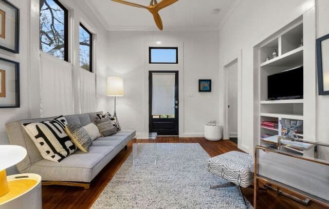 1-bedroom rental at 227 Claudia St Unit 2 Unit 2 in San Antonio, TX — photo 4