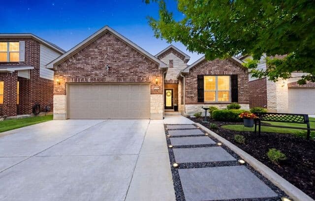 4-bedroom rental at 10707 Desert Rock in Helotes, TX — photo 1