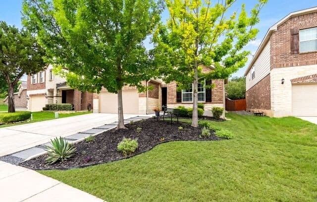 4-bedroom rental at 10707 Desert Rock in Helotes, TX — photo 3