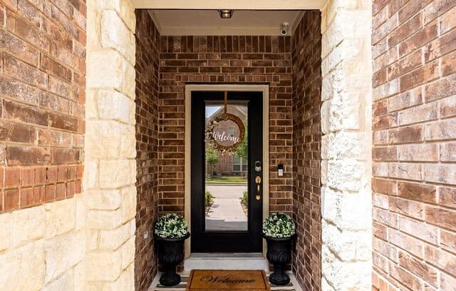 4-bedroom rental at 10707 Desert Rock in Helotes, TX — photo 4