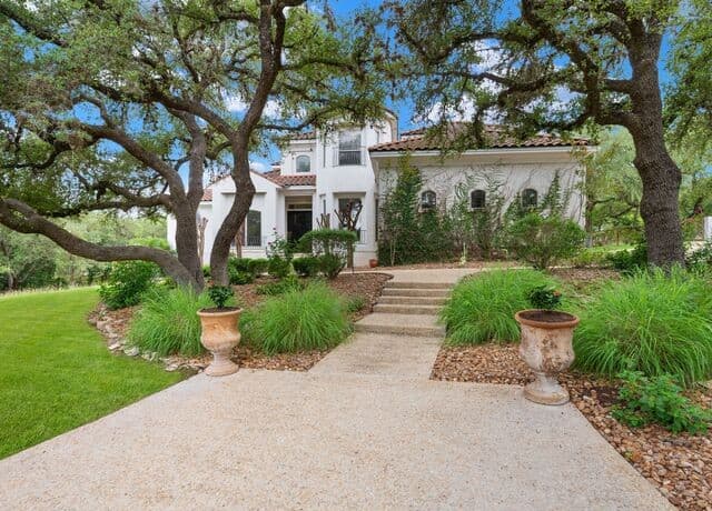4-bedroom rental at 7 Park Mountain in San Antonio, TX — photo 1