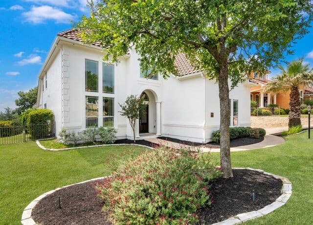 5-bedroom rental at 24703 Faraday in San Antonio, TX — photo 4