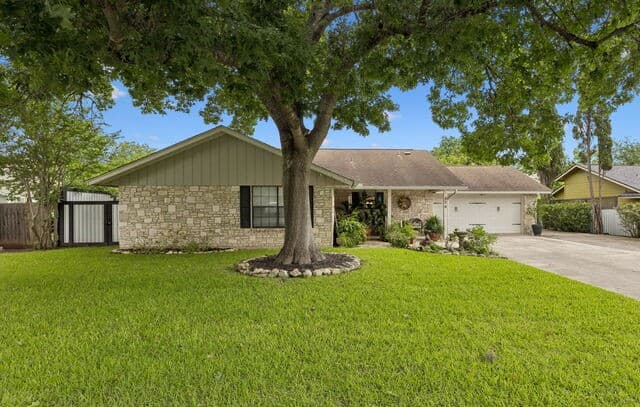 3-bedroom rental at 106 Lehmann St in Boerne, TX — photo 1