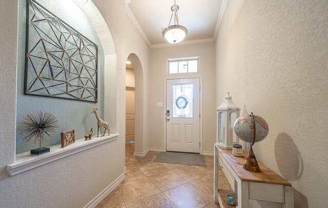 5-bedroom rental at 425 Cactus Flower in Cibolo, TX — photo 4