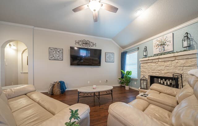 5-bedroom rental at 425 Cactus Flower in Cibolo, TX — photo 5