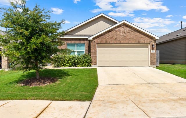 4-bedroom rental at 9927 Pears Ml in San Antonio, TX — photo 1