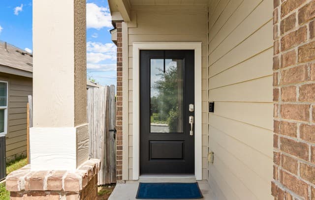 4-bedroom rental at 9927 Pears Ml in San Antonio, TX — photo 4