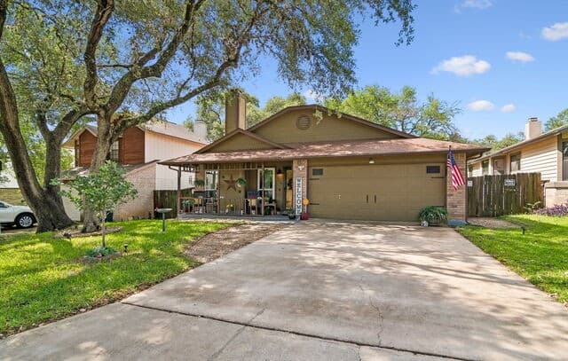 3-bedroom rental at 9558 Coolbrook in San Antonio, TX — photo 1
