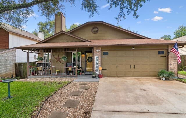 3-bedroom rental at 9558 Coolbrook in San Antonio, TX — photo 4